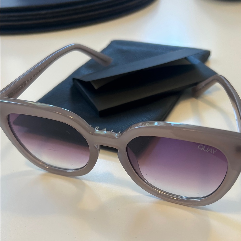 Quay Australia Sunglasses - Soft Pink